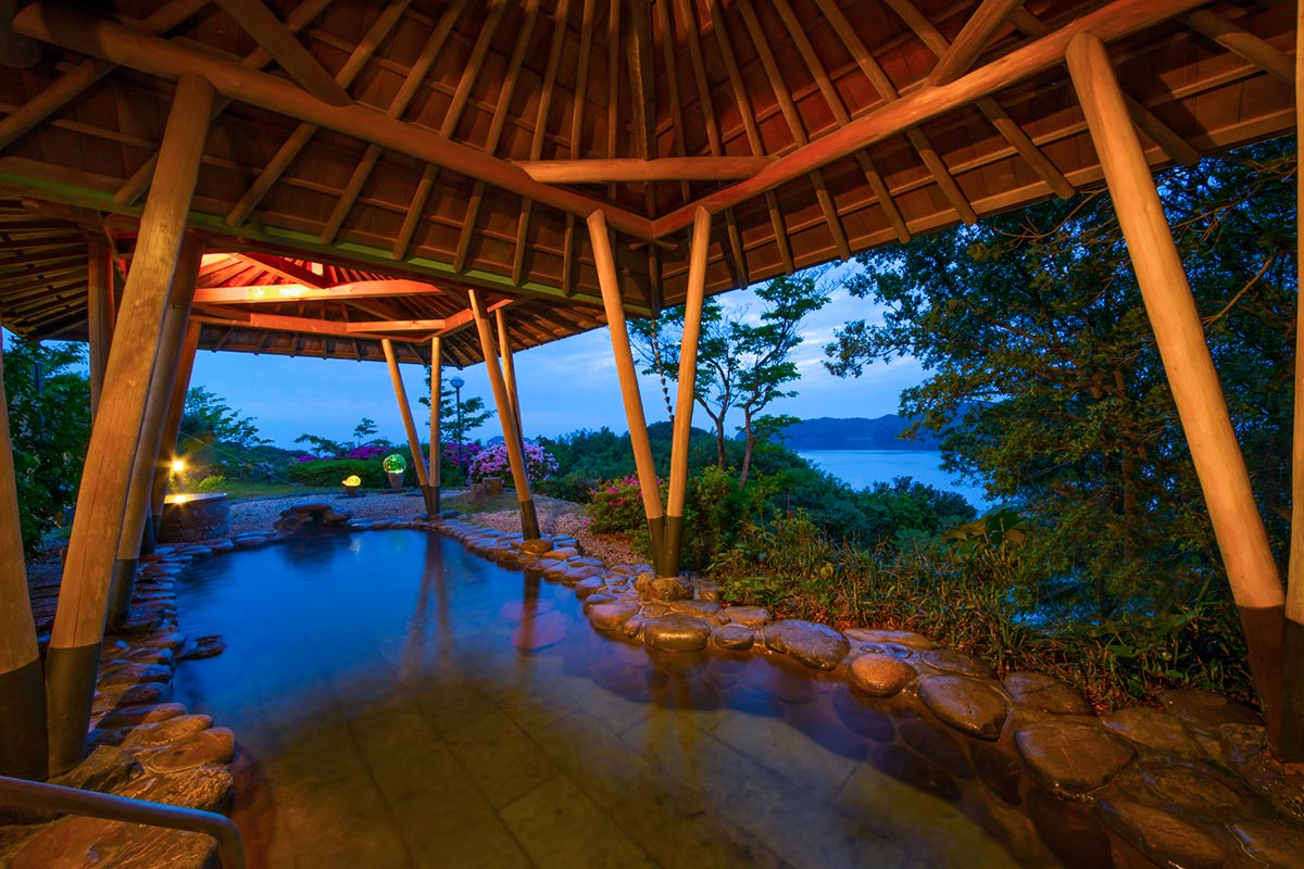 天然温泉露天風呂