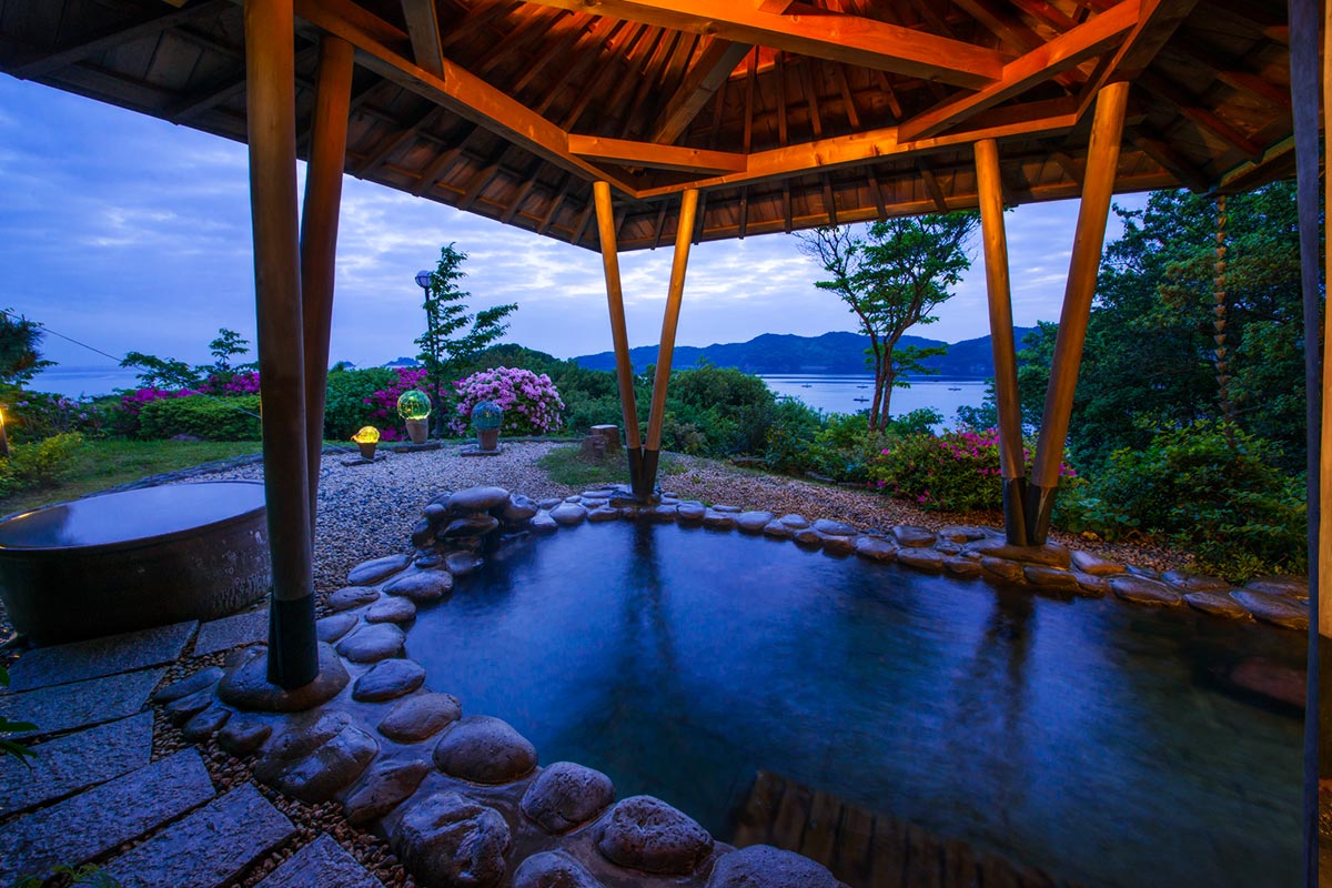 天然温泉露天風呂